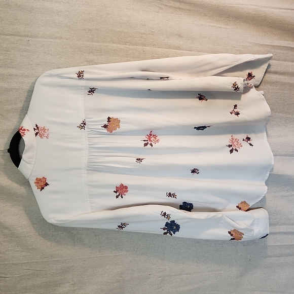 Anthropologie brand floral embroidered buttondown size 12 - Picture 2 of 7